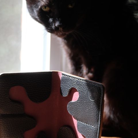 Moroso Leatherworks Messenger Bag in Wickett & Craig Burgundy Burnt Harness & Wickett & Craig Black Milled Traditional Harness