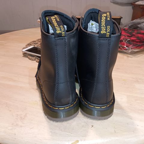 Dr. Martens 1460 SR in Industrial Full Grain