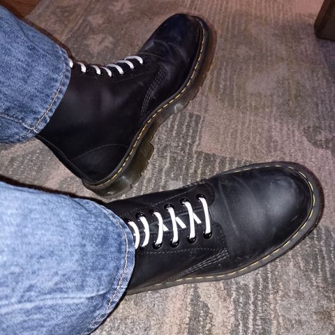 Dr. Martens 1460 SR in Industrial Full Grain