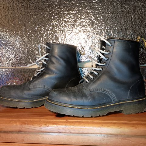 Dr. Martens 1460 SR in Industrial Full Grain