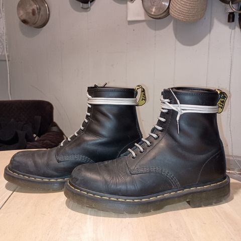 Dr. Martens 1460 SR in Industrial Full Grain