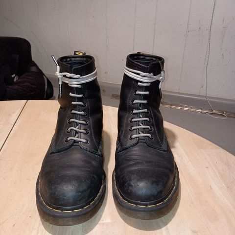 Dr. Martens 1460 SR in Industrial Full Grain