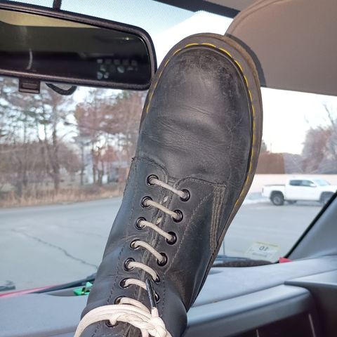 Dr. Martens 1460 SR in Industrial Full Grain