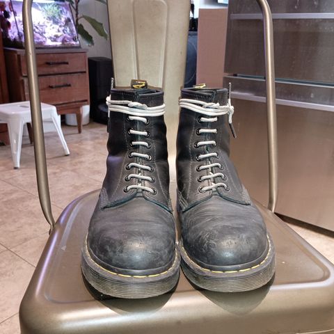 Dr. Martens 1460 SR in Industrial Full Grain