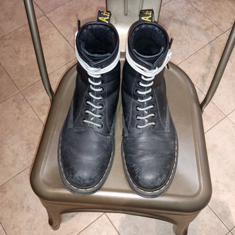 Dr. Martens 1460 SR in Industrial Full Grain
