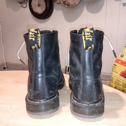 Dr. Martens 1460 SR in Industrial Full Grain