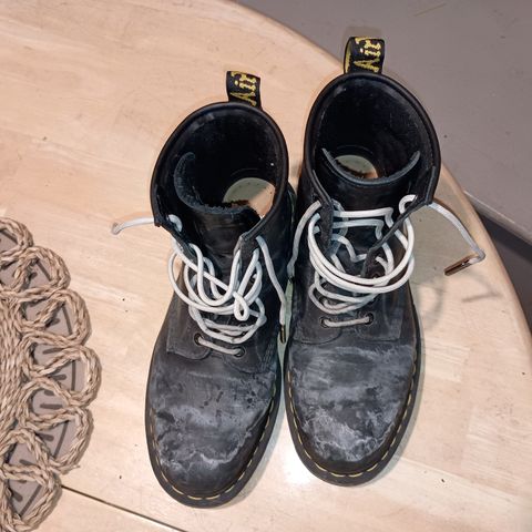 Dr. Martens 1460 SR in Industrial Full Grain