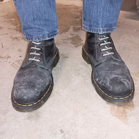 Dr. Martens 1460 SR in Industrial Full Grain
