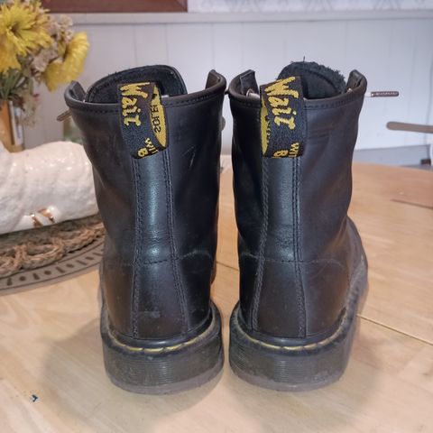Dr. Martens 1460 SR in Industrial Full Grain