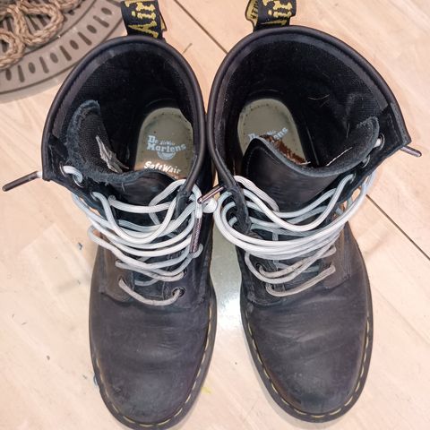 Dr. Martens 1460 SR in Industrial Full Grain