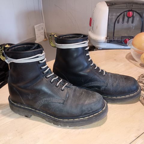 Dr. Martens 1460 SR in Industrial Full Grain