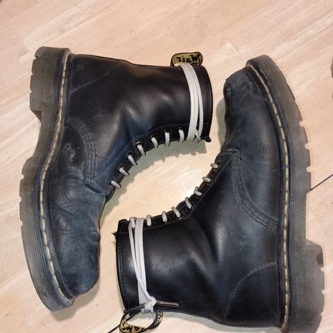 Dr. Martens 1460 SR in Industrial Full Grain