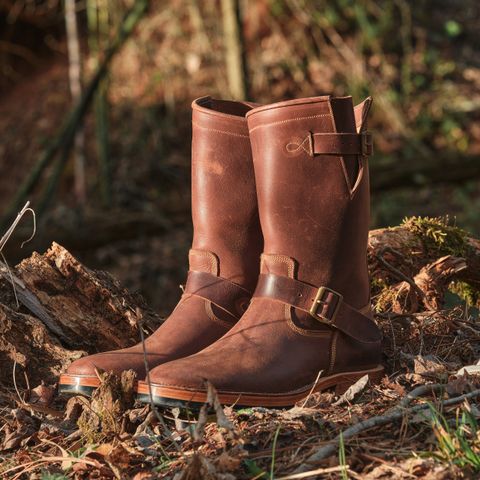 Fortis Tapak 2.0 Engineer Boots in Indonesian Red Brown Pull Up