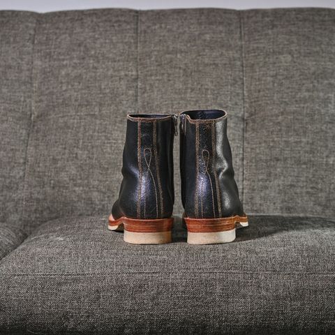 Fortis Antasena Sidezip in Horween Huntsman Black Waxed Flesh
