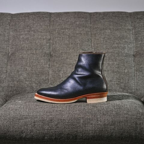 Fortis Antasena Sidezip in Horween Huntsman Black Waxed Flesh