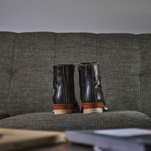 Fortis Antasena Sidezip in Horween Huntsman Black Waxed Flesh