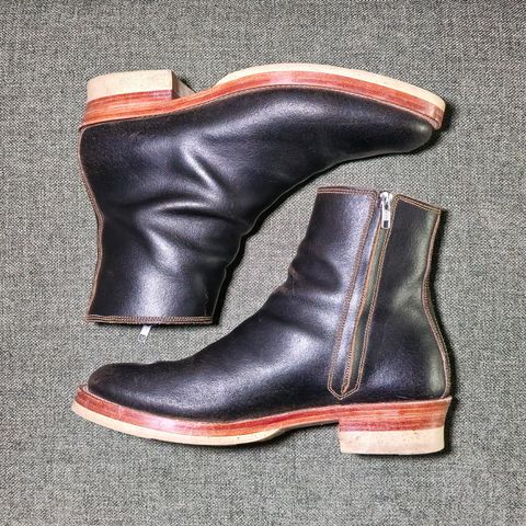 Fortis Antasena Sidezip in Horween Huntsman Black Waxed Flesh