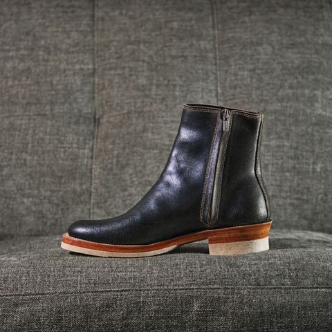 Fortis Antasena Sidezip in Horween Huntsman Black Waxed Flesh