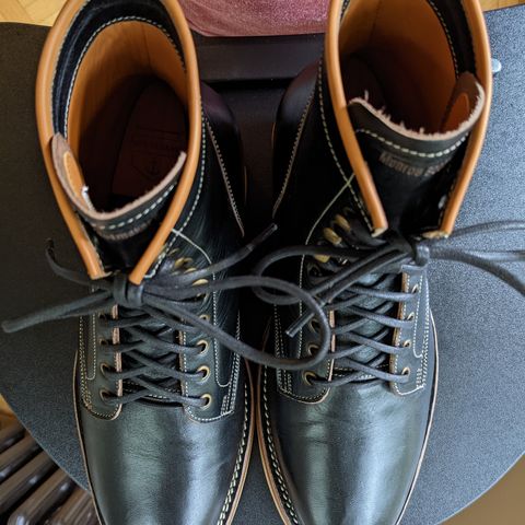 Monroe 19927 in Shinki Black Oiled Horsebutt