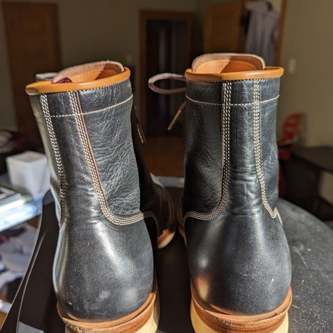 Monroe 19927 in Shinki Black Oiled Horsebutt
