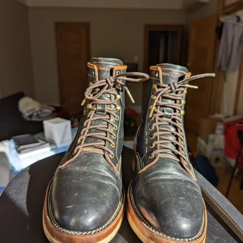 Monroe 19927 in Shinki Black Oiled Horsebutt