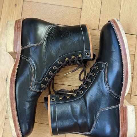 Monroe 19927 in Shinki Black Oiled Horsebutt