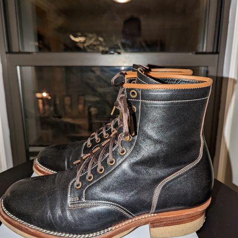 Monroe 19927 in Shinki Black Oiled Horsebutt