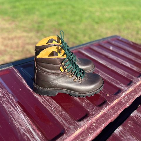 Jim Green Razorback in Brown Full Grain