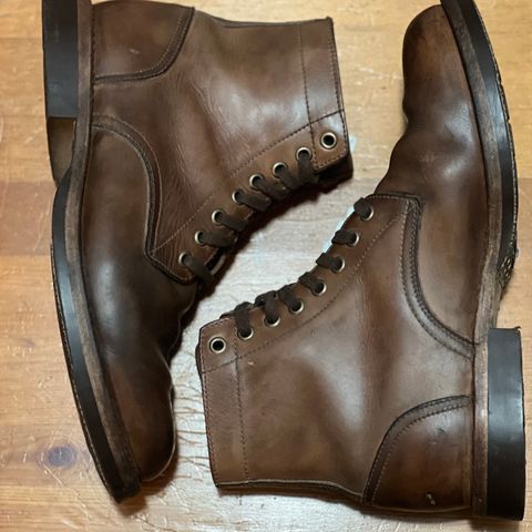 Oak Street Bootmakers Trench Boot in Horween Natural Chromexcel