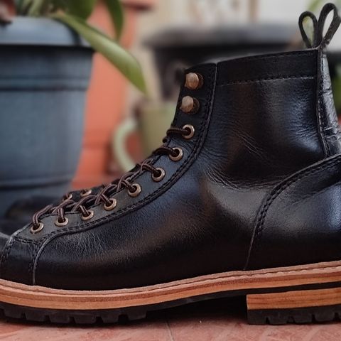 Craft & Glory Monkey Explorer Boots in Raven Black Buffalo Leathee