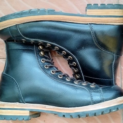 Craft & Glory Monkey Explorer Boots in Raven Black Buffalo Leathee