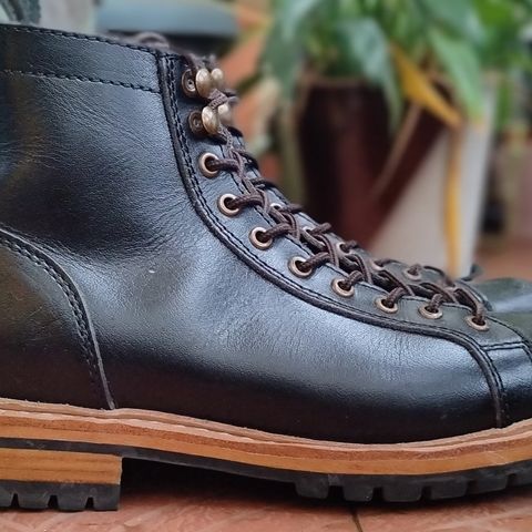Craft & Glory Monkey Explorer Boots in Raven Black Buffalo Leathee