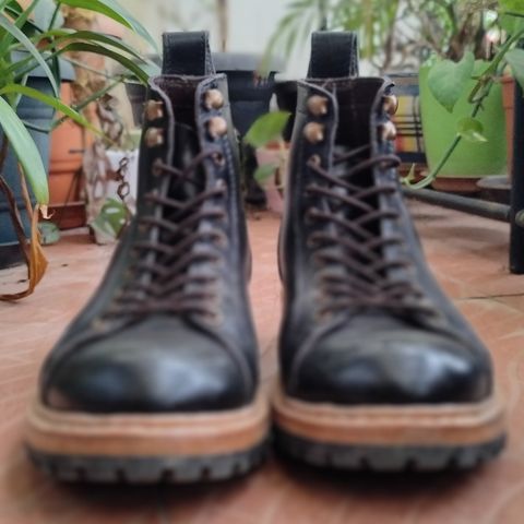 Craft & Glory Monkey Explorer Boots in Raven Black Buffalo Leathee