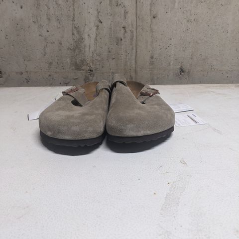 Birkenstock Boston in Taupe Suede