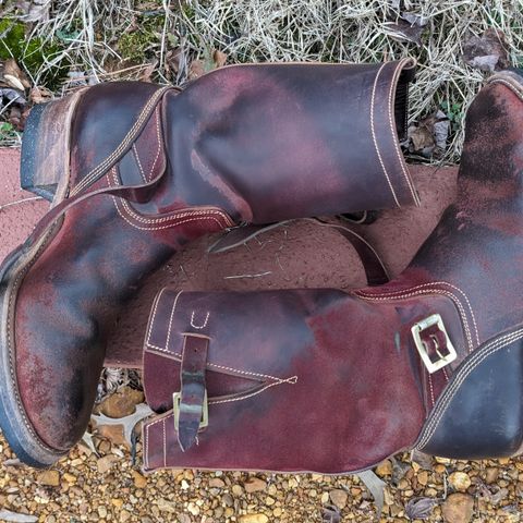 View photo of Unsung U 22-2 Engineer Boot in Horween Burgundy Workshoe Butt Roughout