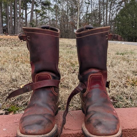 View photo of Unsung U 22-2 Engineer Boot in Horween Burgundy Workshoe Butt Roughout