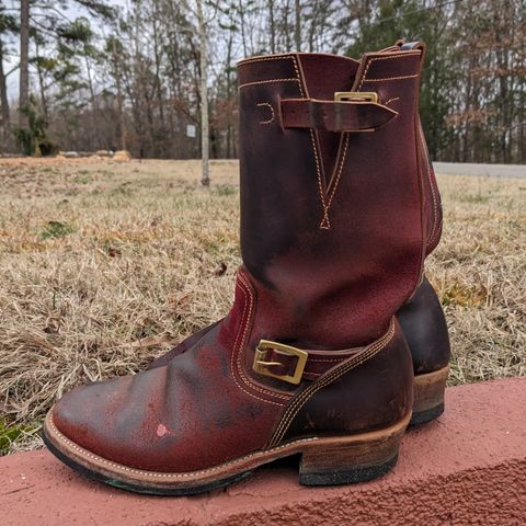 View photo of Unsung U 22-2 Engineer Boot in Horween Burgundy Workshoe Butt Roughout