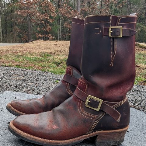 View photo of Unsung U 22-2 Engineer Boot in Horween Burgundy Workshoe Butt Roughout