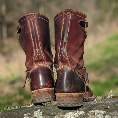 View photo of Unsung U 22-2 Engineer Boot in Horween Burgundy Workshoe Butt Roughout