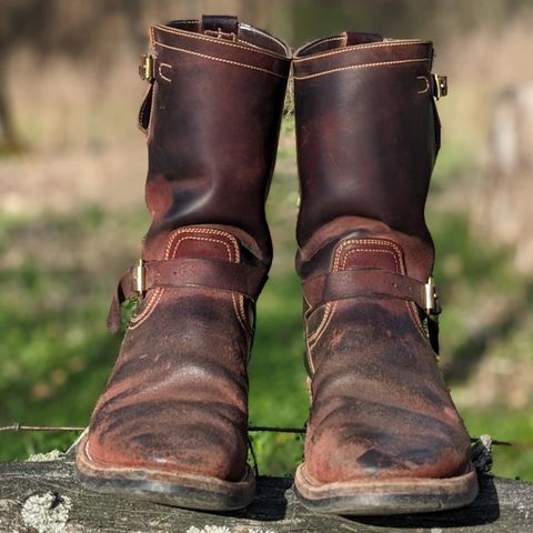 View photo of Unsung U 22-2 Engineer Boot in Horween Burgundy Workshoe Butt Roughout