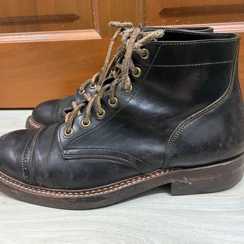 View photo of Onderhoud SVC03 Service Boot in Maryam Toscanello Horsebutt Overdyed Black