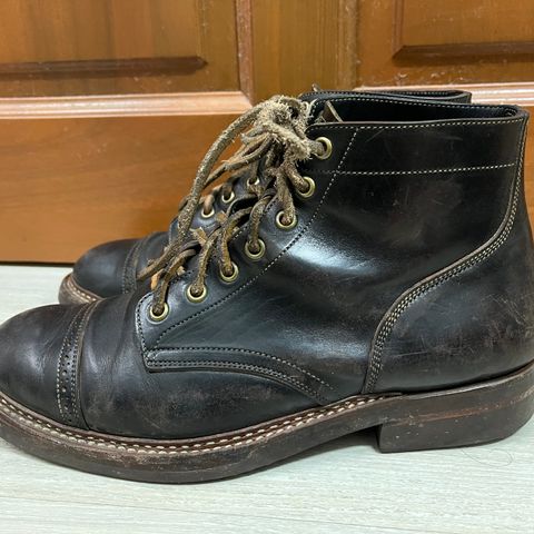 View photo of Onderhoud SVC03 Service Boot in Maryam Toscanello Horsebutt Overdyed Black