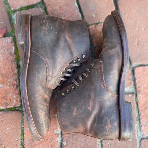 Grant Stone Edward Boot in C.F. Stead Tobacco Waxy Commander Suede