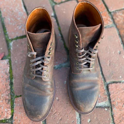 Grant Stone Edward Boot in C.F. Stead Tobacco Waxy Commander Suede