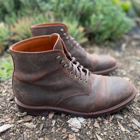 Grant Stone Edward Boot in C.F. Stead Tobacco Waxy Commander Suede
