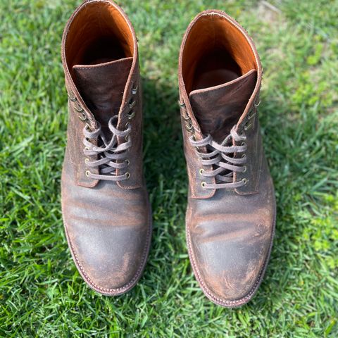 Grant Stone Edward Boot in C.F. Stead Tobacco Waxy Commander Suede