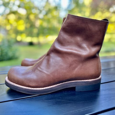 View photo of Rolling Dub Trio Casper Boot in Brown Horse Front #1020