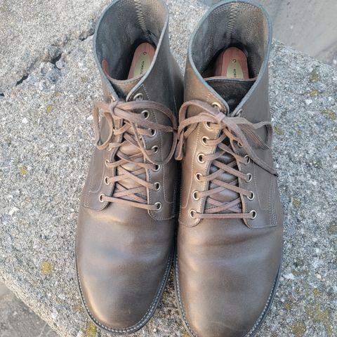 View photo of Viberg Boondocker in Maryam Olive TPR Horsebutt