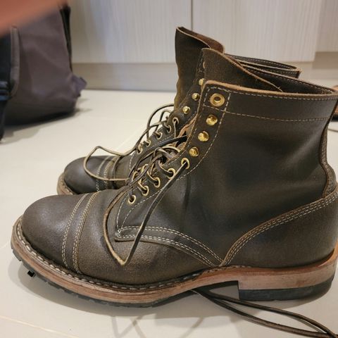 View photo of White's MP-Sherman Toe Cap in Horween Olive Waxed Flesh