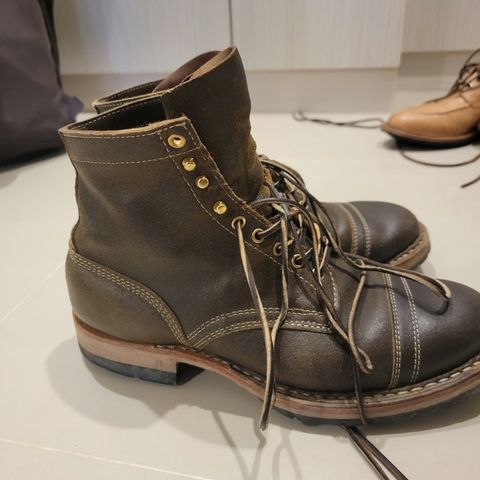 View photo of White's MP-Sherman Toe Cap in Horween Olive Waxed Flesh